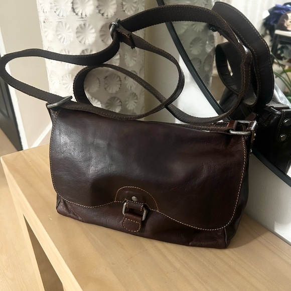 Jack George’s Voyager Olivia Crossbody Bag Brown Hand Stained Buffalo Leather - Picture 2 of 16